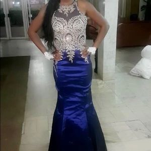 Reception dress wear only once don’t fit anymore